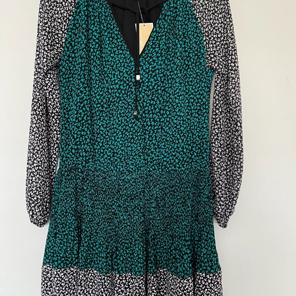 MK  size Small brand new  printed long sleeves mini dress - Picture 2 of 9